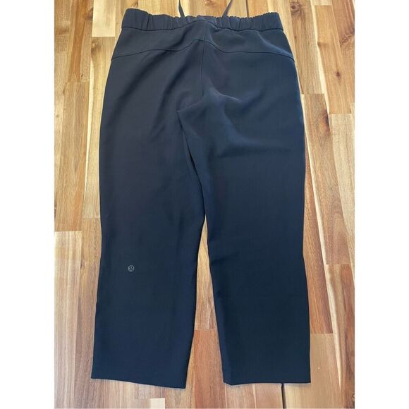 Lululemon On The Fly Crop *Woven - Picture 4 of 5